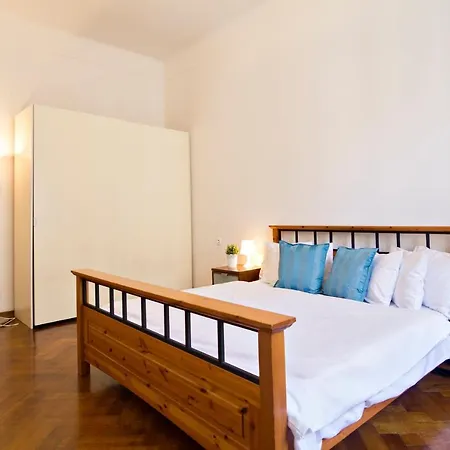 Next To Old Town Square By Rentego Apartment *