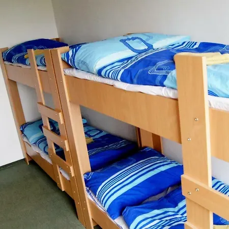 Hostel Km House černý Most Praha