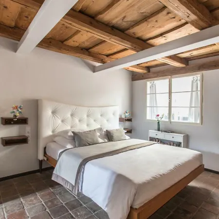 Design Neruda فندق براغ