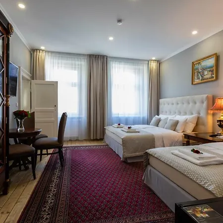 Slabur Aparthotel 4*