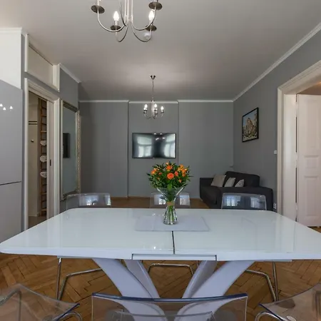 Slabur Aparthotel 4*