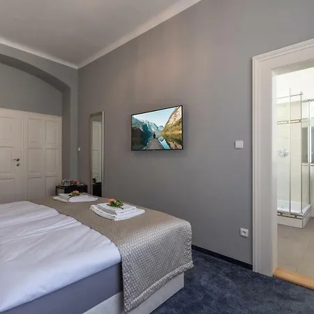 Slabur Aparthotel 4*