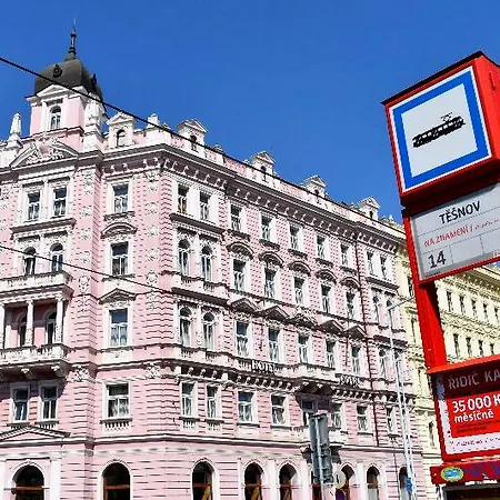 Opera Hotel