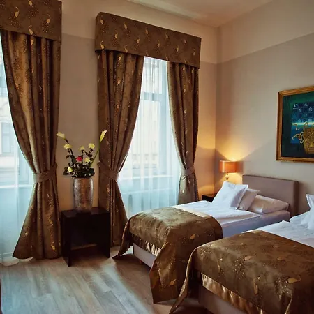Hotel Julian