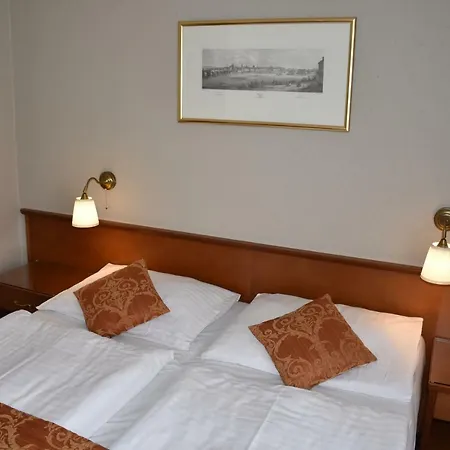 Hotel Arbes 3*