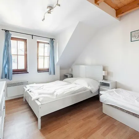 Apartment Family 6
