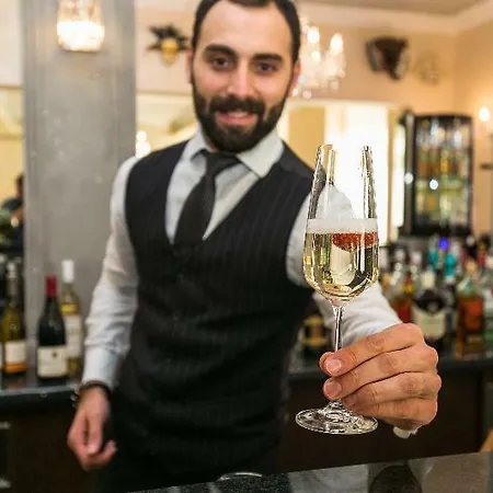 Caruso Old Town מלון 4*