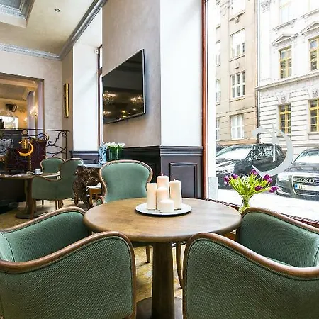 Caruso Old Town מלון 4*