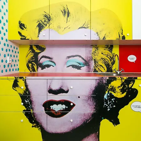 Hostal Art Hole