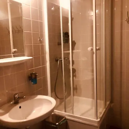 Mai Bohemia Hostel And Apartment Prague