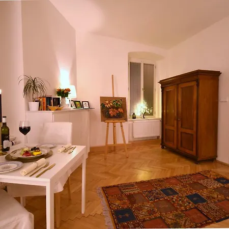 Apartment Charming Old Town Centre Studio