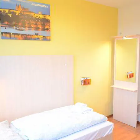 A&o Metro Strizkov Hostel *