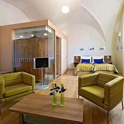 Otel Monastery