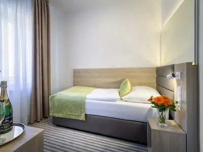 Hotel White Lion 4*