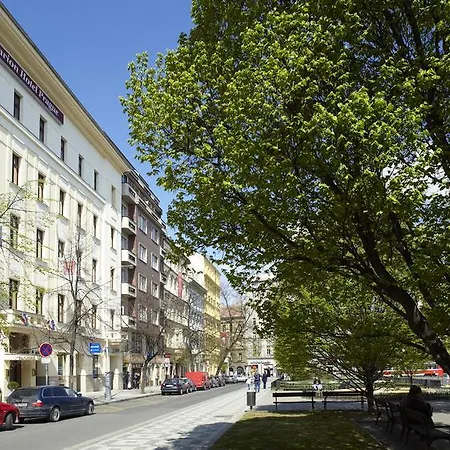 Clarion Hotel 4*