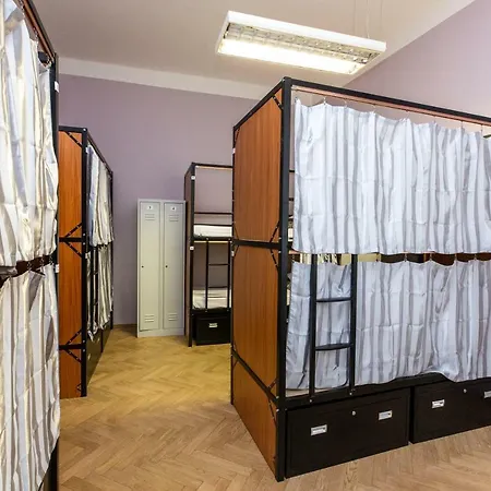 St Nicholas Hostel Prag