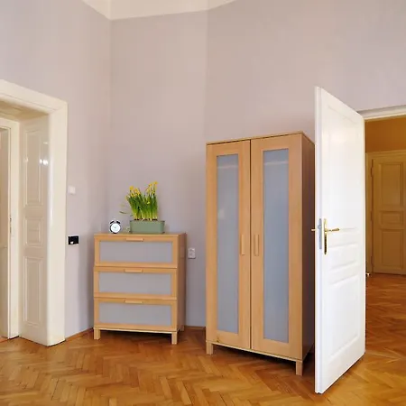 Dlouha 2ab Prague