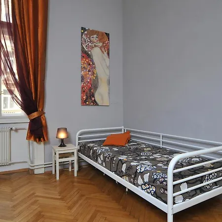 Dlouha 2ab Apartment