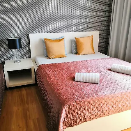 Golden Family Apartment