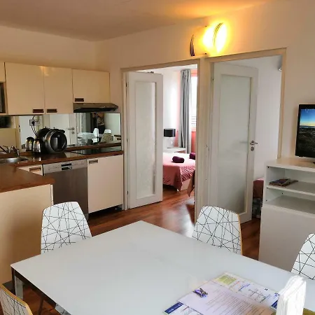 Golden Family Apartment