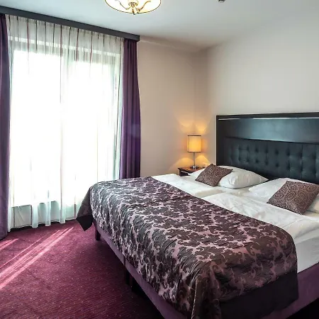 Szálloda Ea Embassy 4*