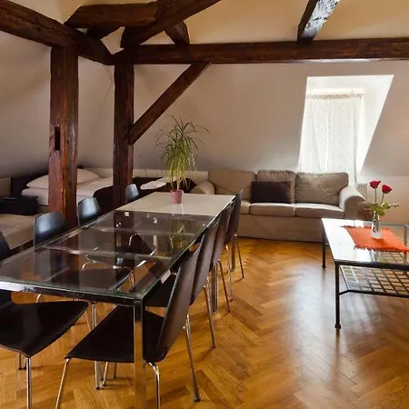 Charles Bridge Apartmán *