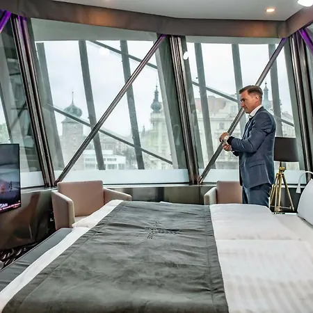 Dancing House - Tancici Dum 4* Prága