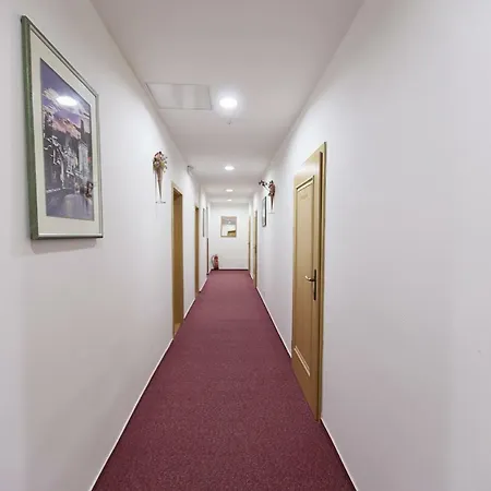 Szálloda Atos 3*