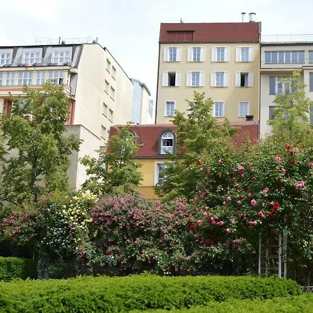 Adria 4* Prag