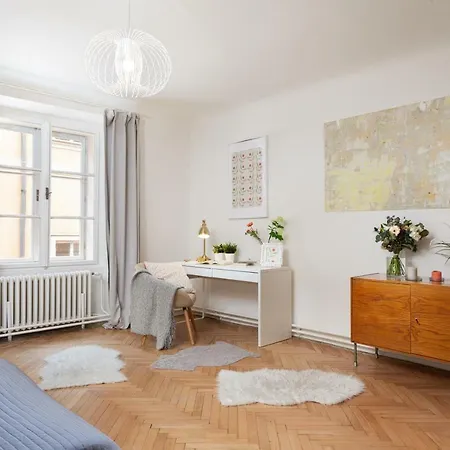 Old Town Square Michalska Apartment