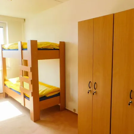 Hostel Km House černý Most *