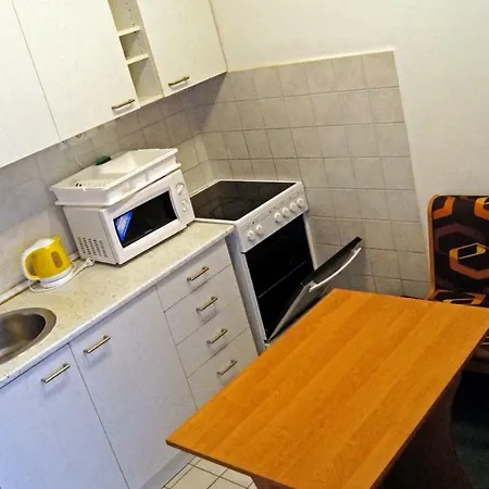 Hostel Km House černý Most