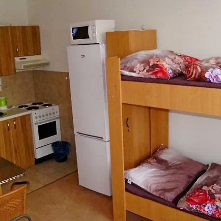 Km House černý Most Hostel Praha