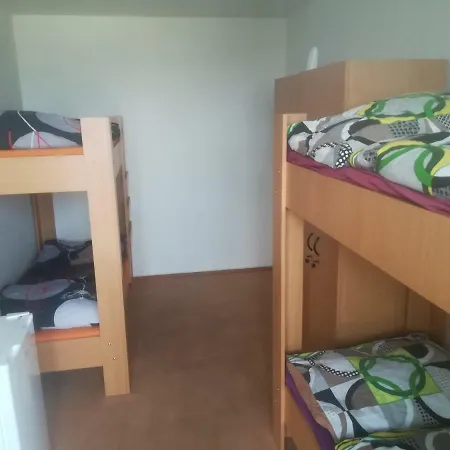 Km House černý Most