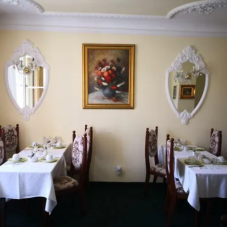 Hotel Anton 3*