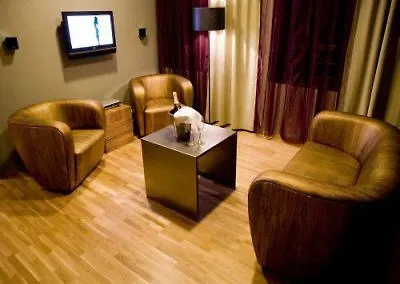 Hotel The Icon & Lounge 4*