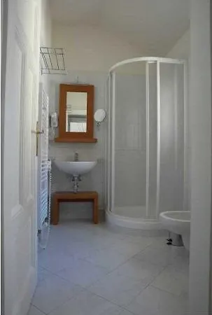 Otel Emporio 4*