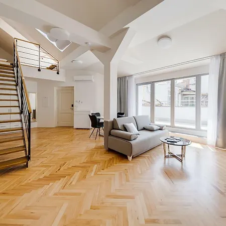 Gold Art Apartment