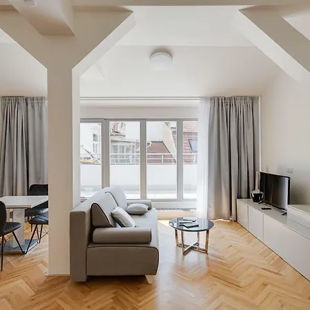 Gold Art Apartment
