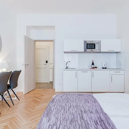 Apartment Gold Art *