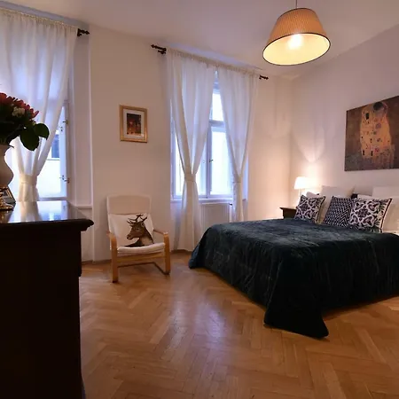 Apartment Cozy Flat By The Astronomical Clock Prague