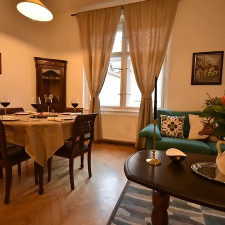 Cozy Flat By The Astronomical Clock