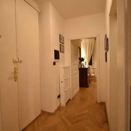 Cozy Flat By The Astronomical Clock