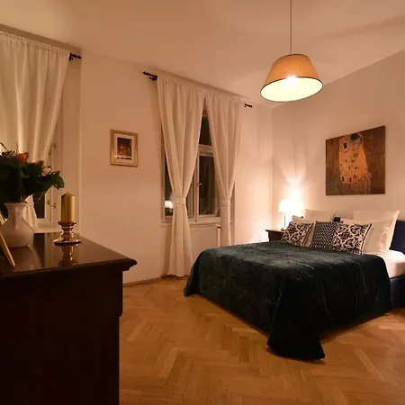 Apartment Cozy Flat By The Astronomical Clock Prag