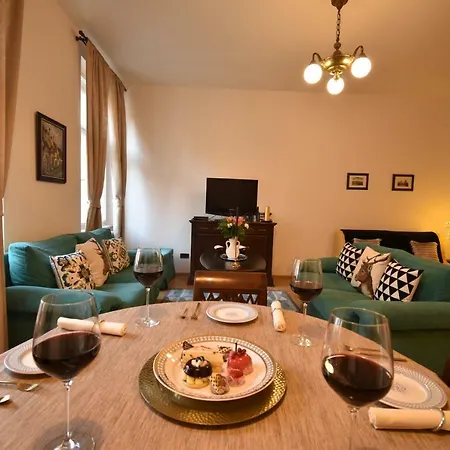 Cozy Flat By The Astronomical Clock *