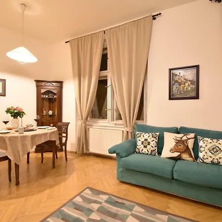 Cozy Flat By The Astronomical Clock