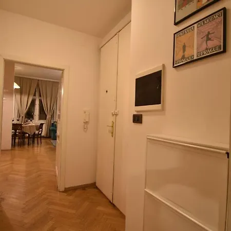Cozy Flat By The Astronomical Clock Apartment