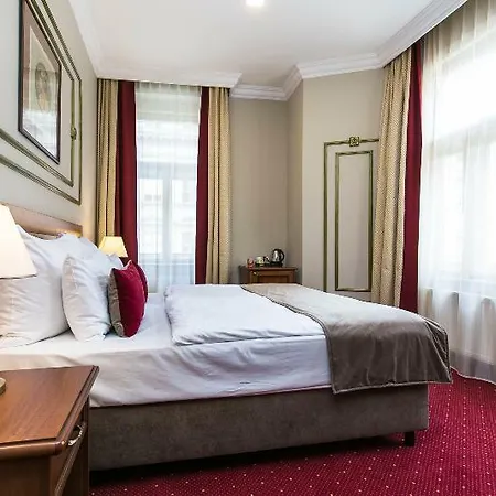 Hotel Caruso Old Town 4*