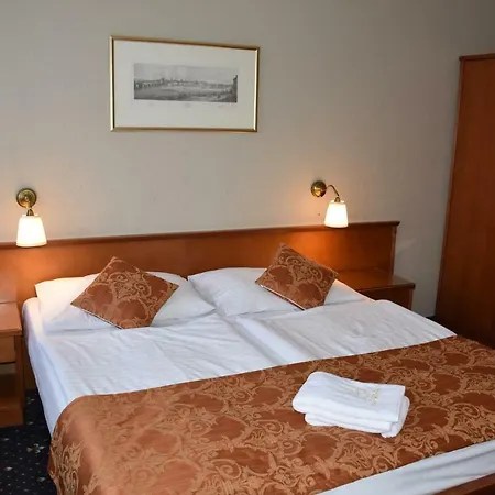 Arbes Hotel 3*