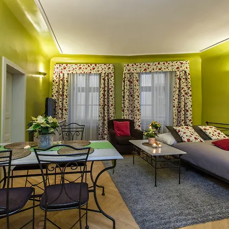 Black Star Hotel